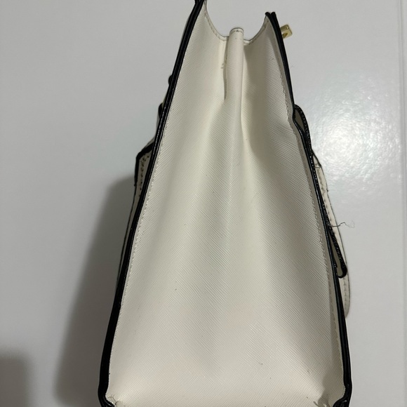 BETSEY JOHNSON Live Life In Full Bloom purse with attached wallet - Picture 3 of 5